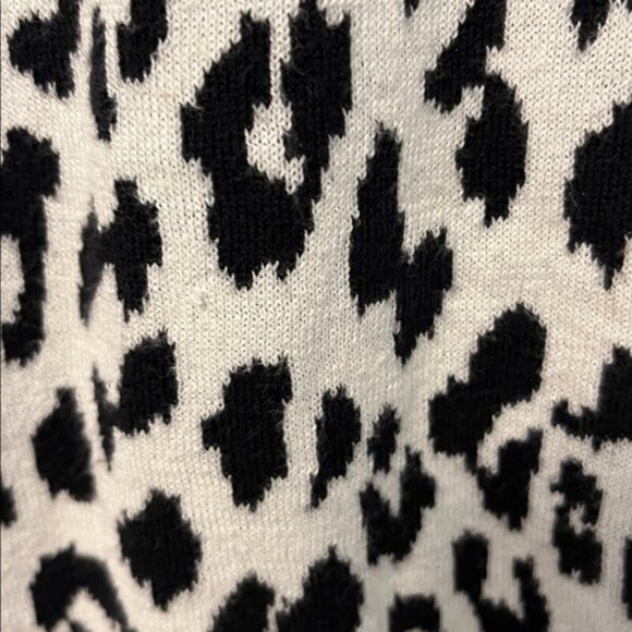 Lands’ End White‎ Leopard 100% Suptima Cotton Sweater Leopard 3/4 Sleeves Size M - Picture 7 of 7